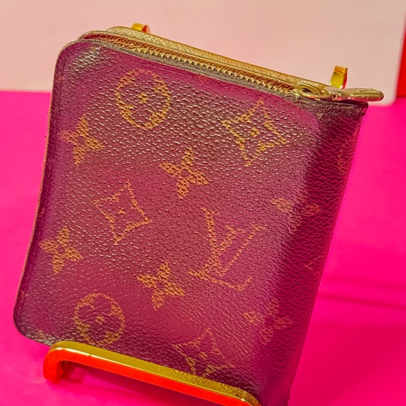 Louis Vuitton Classic Brown Monogram Wallet compact 4x4 organizer - Picture 12 of 14